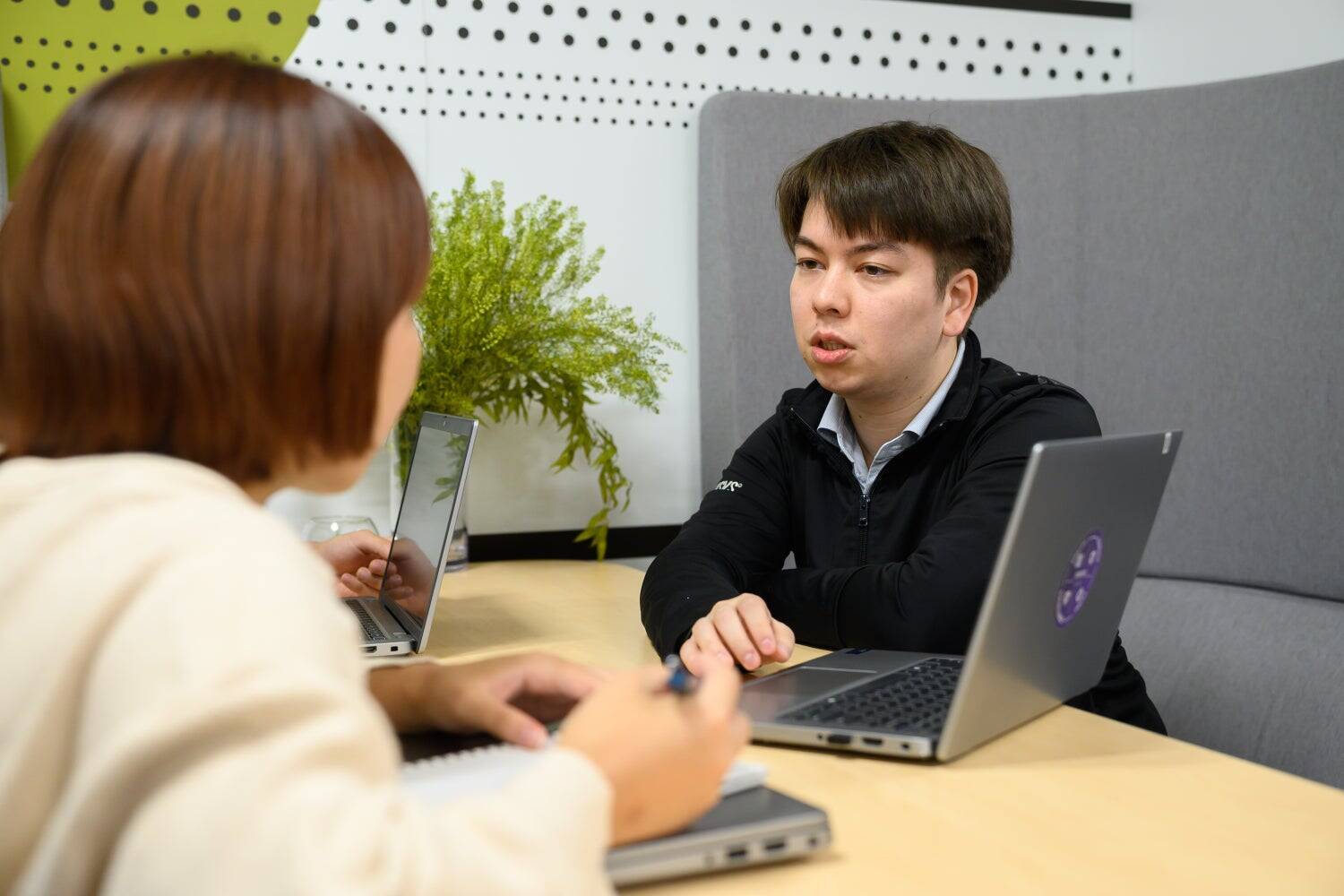 多様な人たちと連携するうえで必須！IT業界で活躍する卒業生が語る、「叡啓大学で身につけたグローバル・コラボレーション力」とは？