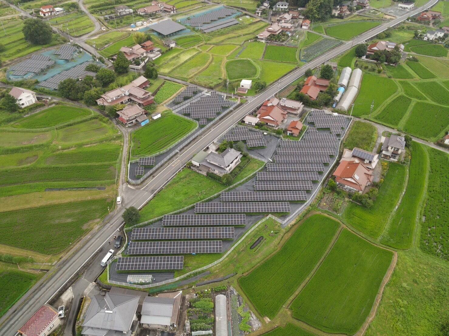 大半が失敗となってしまう営農型太陽光発電を、キクラゲの栽培で成功へ導く。自身のキノコ好きから始まった事業成長の裏側。