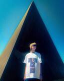 「The KLF『The White Room』発売35周年記念、Behind the Scenes(R)がオフィシャルTシャツを限定発売」の画像1