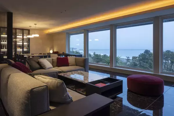 リゾートのような自宅で旅行気分を満喫　家族が楽しみながら「つながる」暮らしを