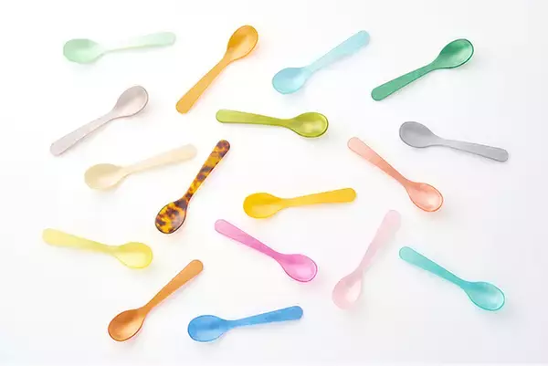 ドイツ発のアクリル製品のブランドHeim Sohne（ハイムゾーネ）より、カラフルで可愛い「エッグスプーン」を、8月初旬より販売開始