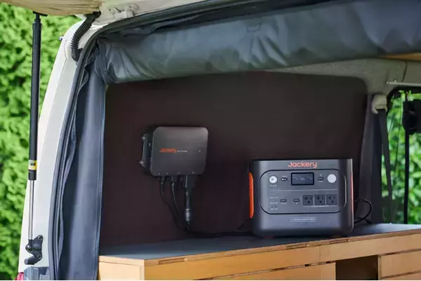 Jackery初の走行充電器「Jackery Drive Charger 600W」が9月29日（月）に発売。従来のシガーソケットよりも約6倍の充電速度を実現。車中泊やアウトドアレジャーをサポート
