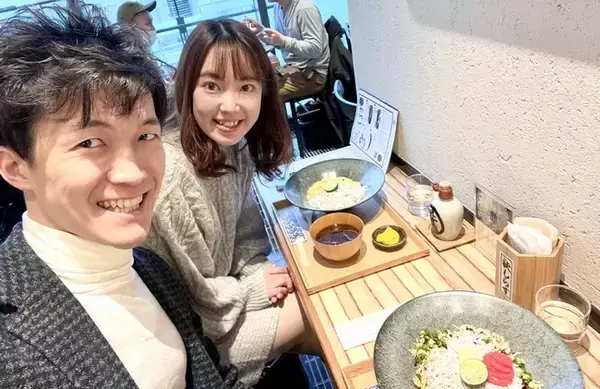 飲食店での見知らぬ人同士の出会いを提供するグルメアプリ開始