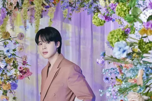 【異例の重版決定！】JIMINさん（BTS）表紙の「AERA4月3日増大号」