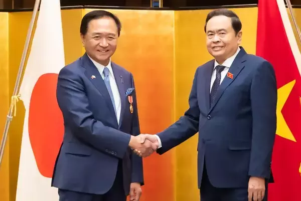 知事がベトナム社会主義共和国から友好勲章を授与されました！