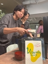 【おもしろキッチン DIS＋H 食レポ Vol.1】　～10万円超えの高級炊飯器がやってきた！社員8名による忖度なしの“新米ササニシキ”食べ比べ対決～
