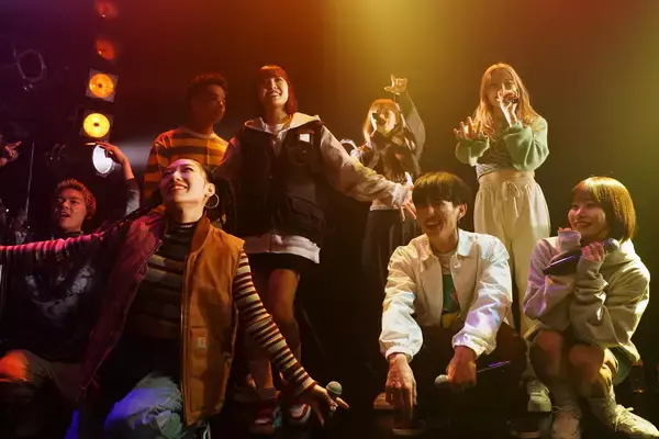 「ライブレポート｜lyrical schoolが唯一無二のオルタナティブなクルーに。2023年2月12日、初ライブで伝えた確かな温度」の画像