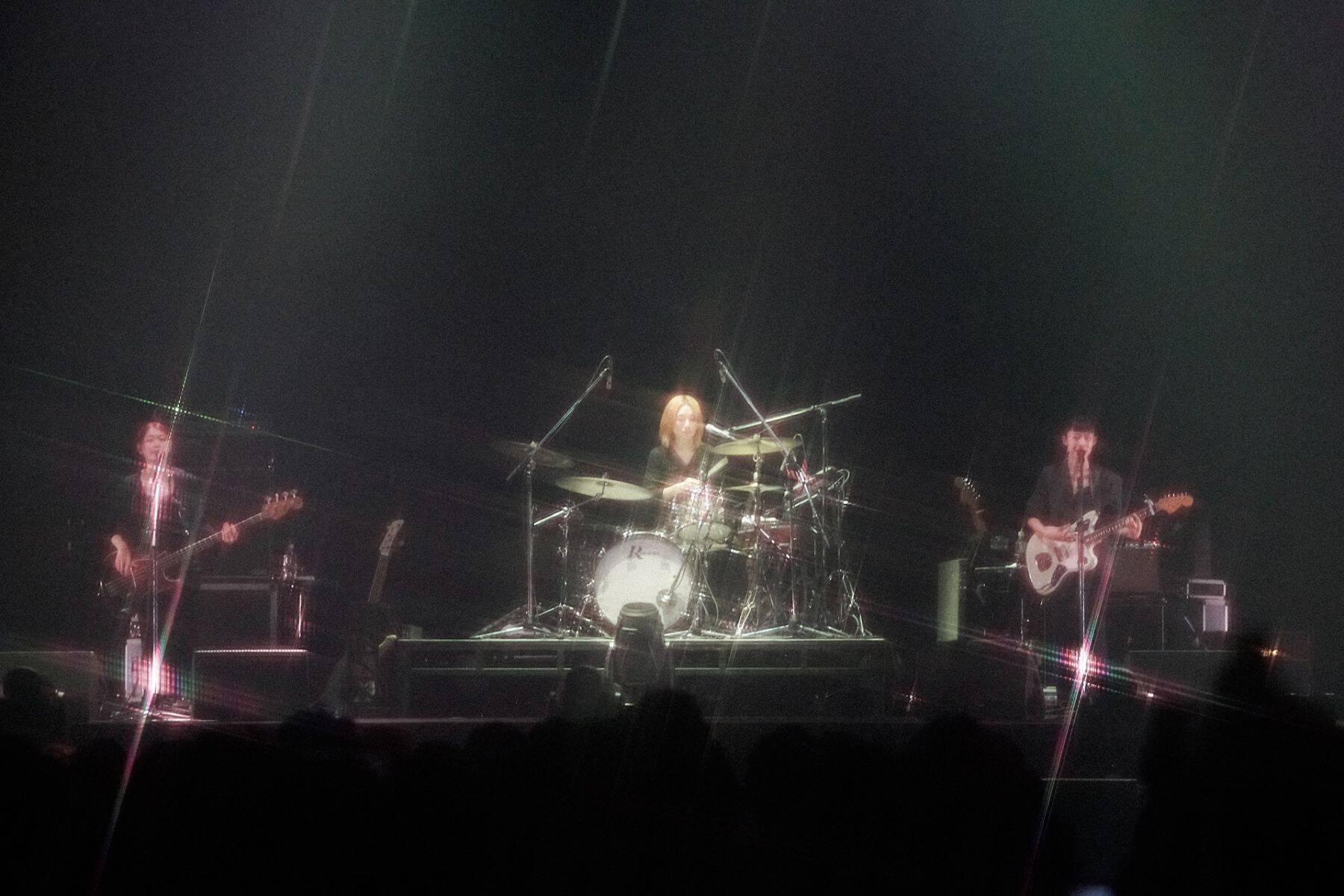 アジアを巡った旅の終着点、そして始まり — 羊文学 日本武道館ライブレポート