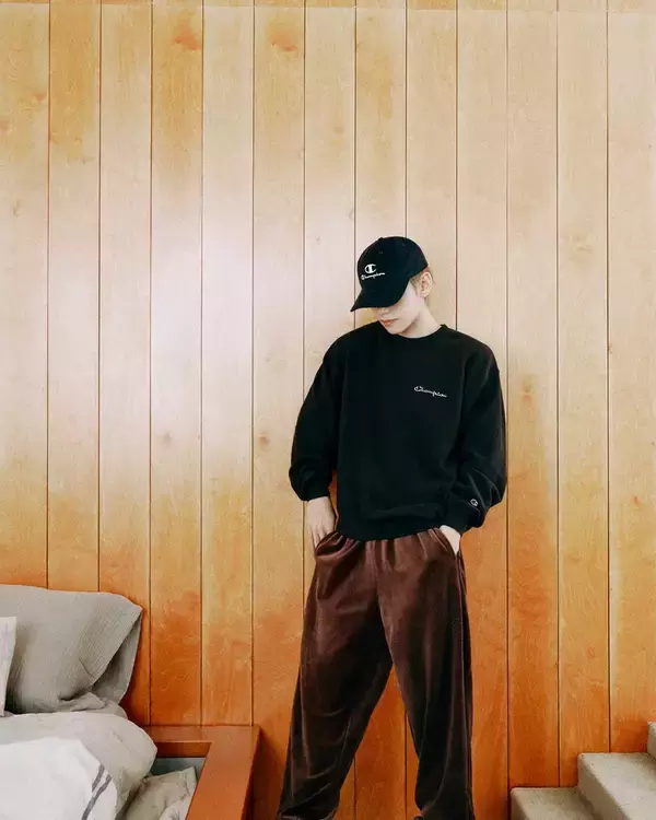 「〈Champion〉がBTSのメンバー Vとのグローバルパートナーシップ締結を発表」の画像