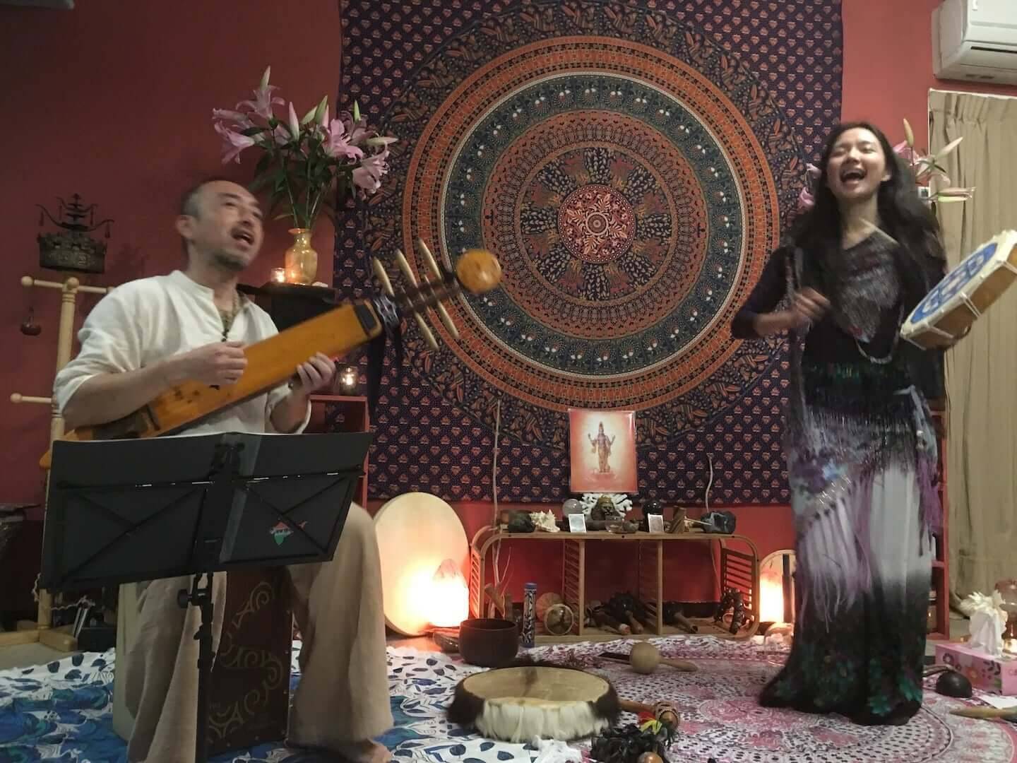 「台湾、アイヌ文化と自分をつなぐ『門』のような存在」━━トンコリ奏者 Bie Suo インタビュー