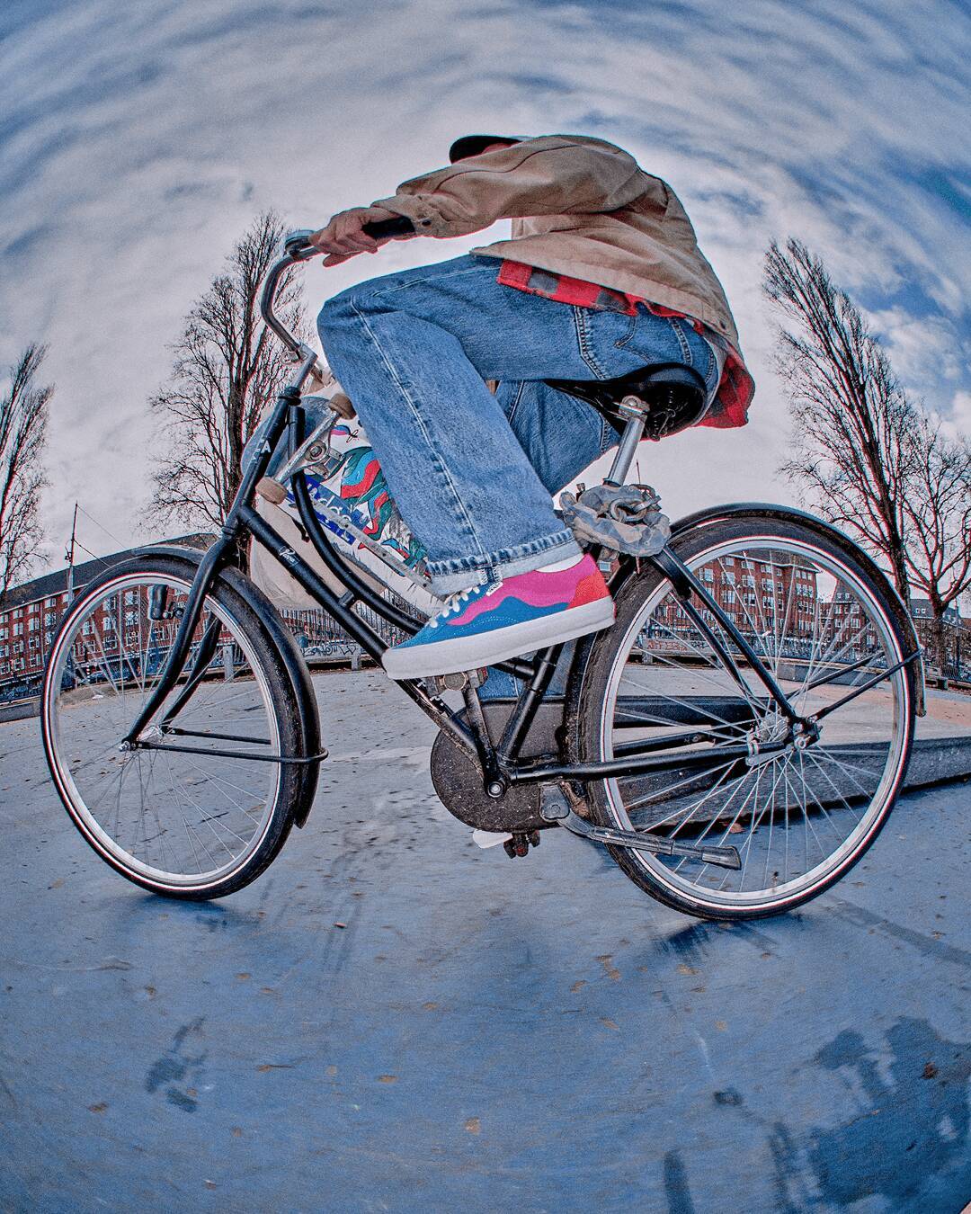 〈Vans〉の最高級ライン〈OTW by Vans〉がオランダ人アーティスト Parraとのコラボ第2弾を発売