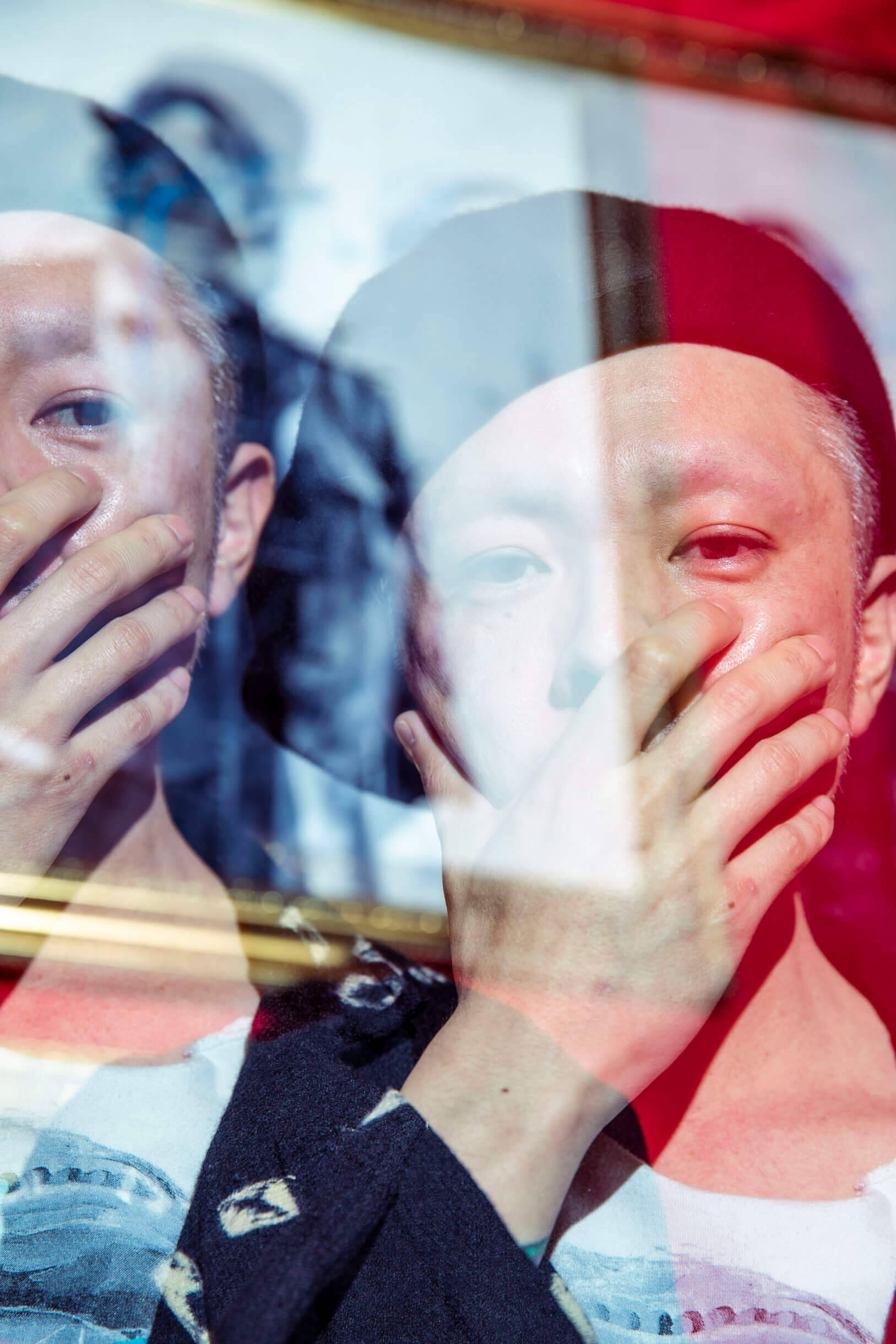 16歳で日本から追放、世界を放浪、ロンドンでの個展──謎に包まれた画家・オオシロムネユミの成功と挫折