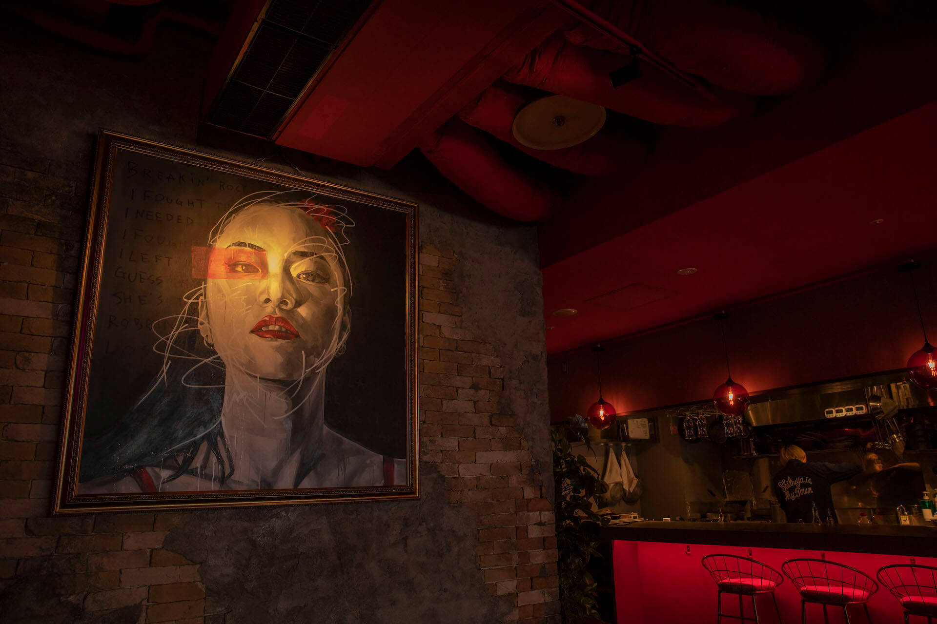 16歳で日本から追放、世界を放浪、ロンドンでの個展──謎に包まれた画家・オオシロムネユミの成功と挫折