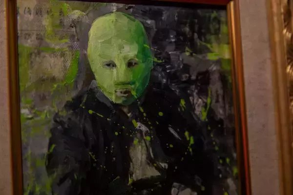 「16歳で日本から追放、世界を放浪、ロンドンでの個展──謎に包まれた画家・オオシロムネユミの成功と挫折」の画像