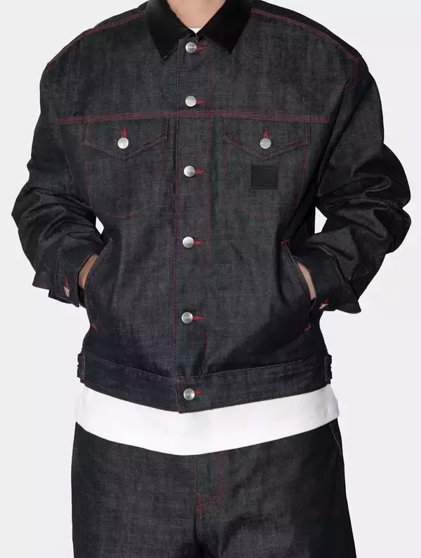 「〈Carhartt WIP〉が新年の幕開けを祝してリジッドデニムのジャケットとパンツを発売」の画像