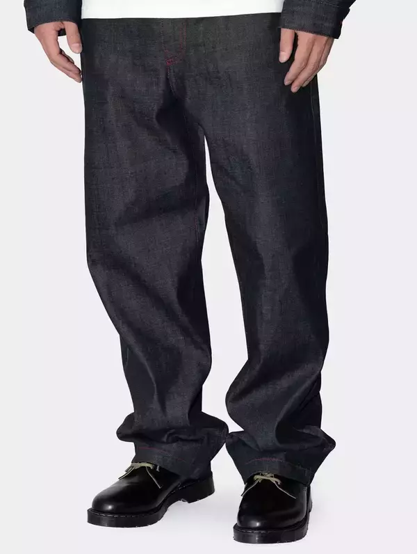 「〈Carhartt WIP〉が新年の幕開けを祝してリジッドデニムのジャケットとパンツを発売」の画像