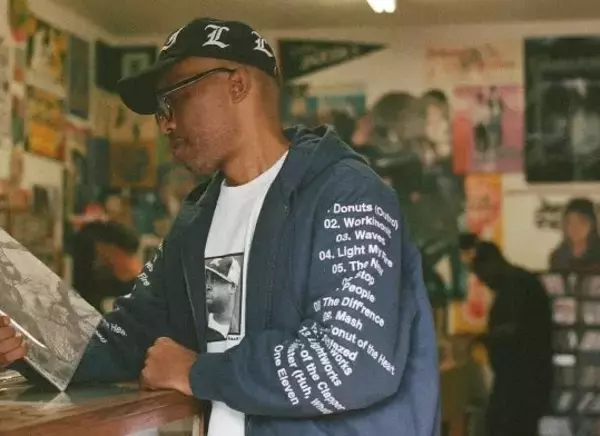 〈HUF〉がヒップホップ界のレジェンド J Dillaとのコラボレーション第2弾を発表