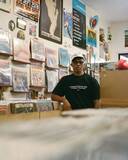 「〈HUF〉がヒップホップ界のレジェンド J Dillaとのコラボレーション第2弾を発表」の画像3