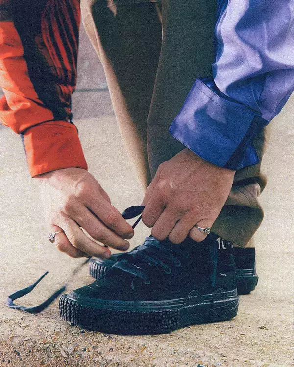 「OTW by Vansが〈OAMC〉および〈WTAPS®〉とのトリプルコラボモデル2型を発売」の画像