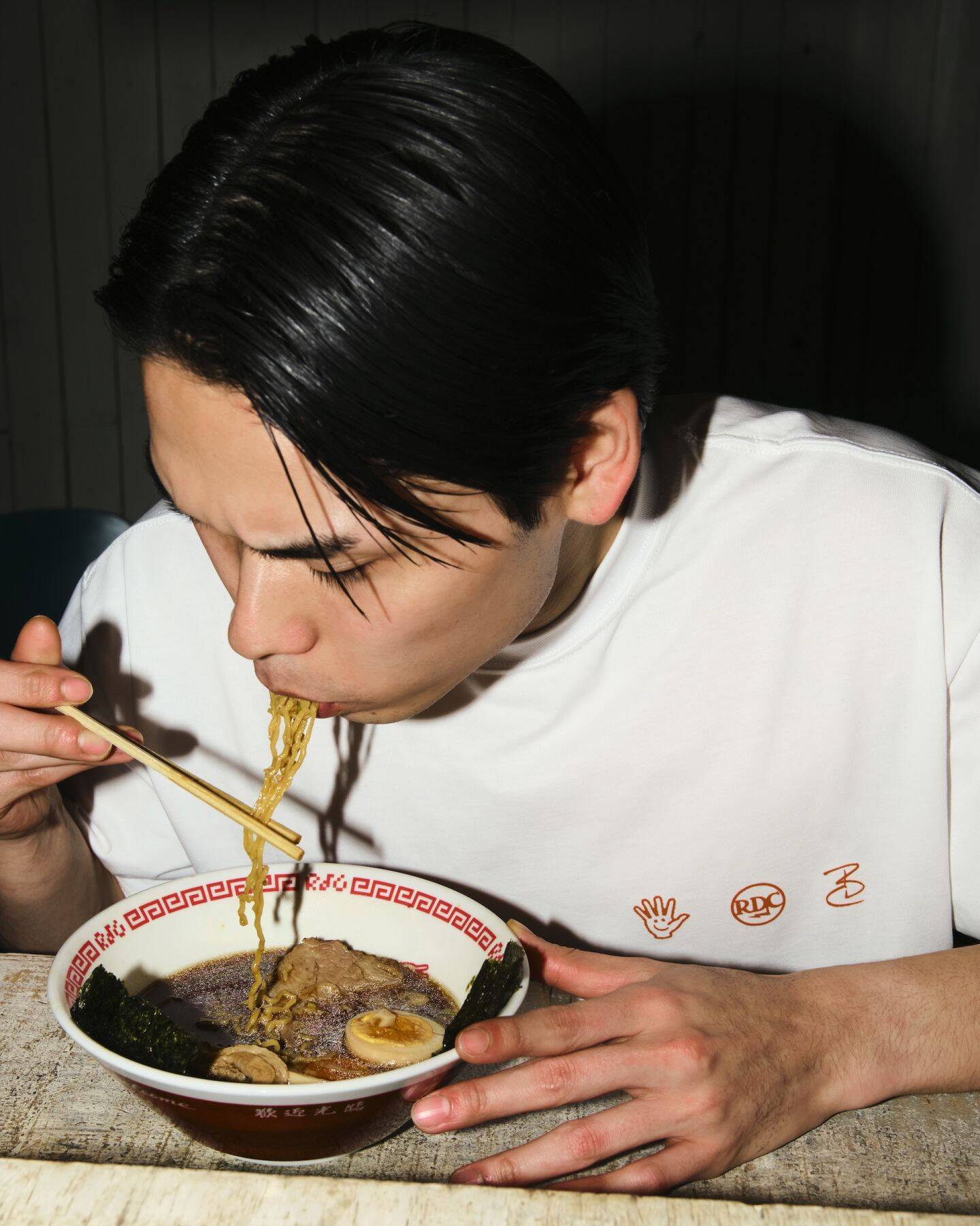 ＜Rainbow Disco Club＞が〈TRIBE WEAR〉やHAAiとのコラボを含むマーチャンダイズコレクションを発売