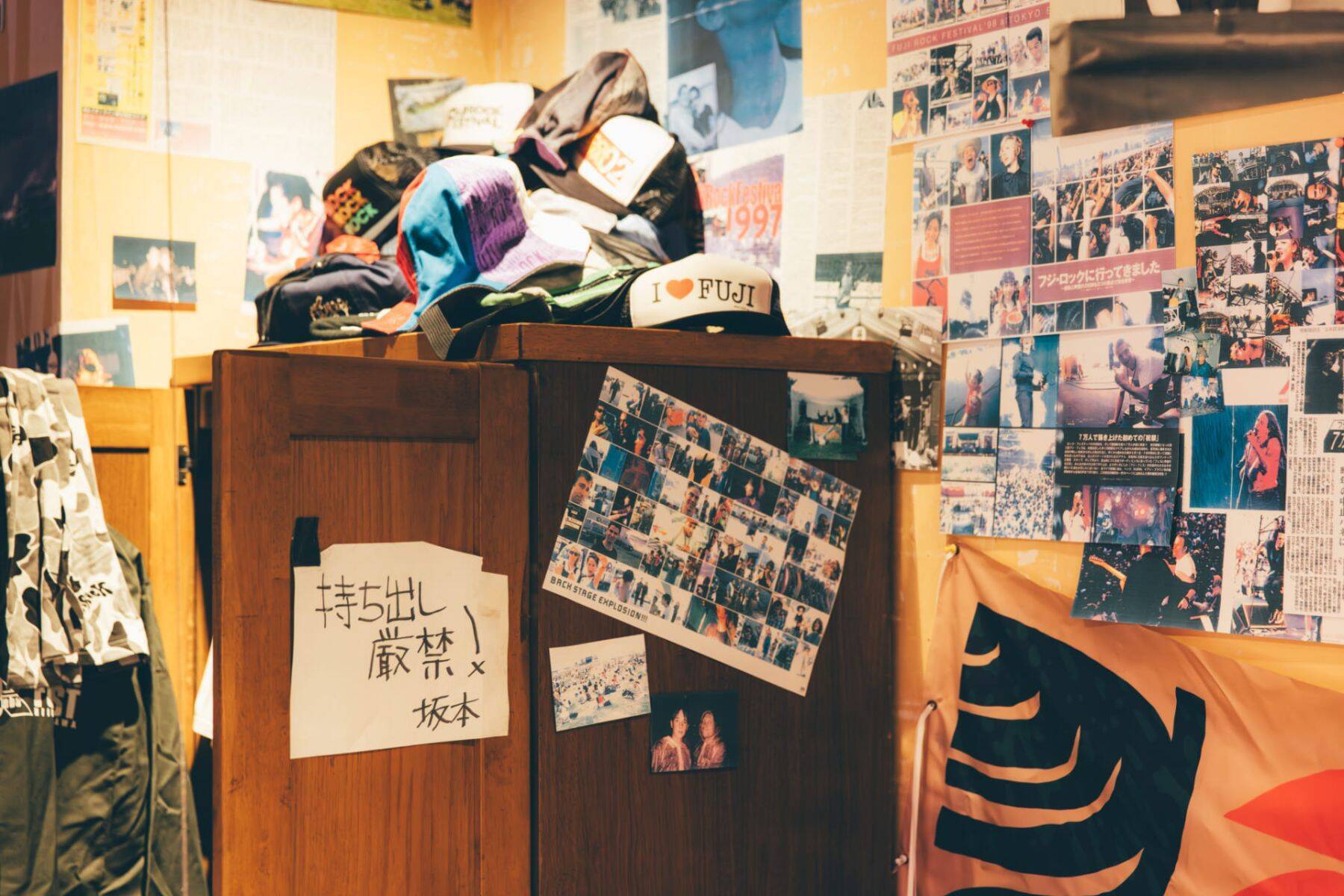 既視感と共感を呼び起こす、 GAN-BAN25周年のフジロック展レポート