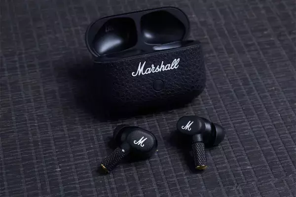 「音に洗練される。竹内唯人、Marshallスピーカー初体験」の画像