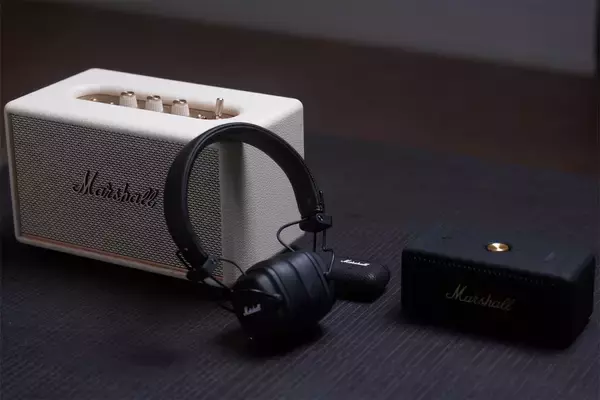 「音に洗練される。竹内唯人、Marshallスピーカー初体験」の画像