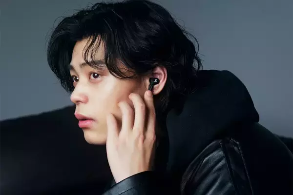 「音に洗練される。竹内唯人、Marshallスピーカー初体験」の画像