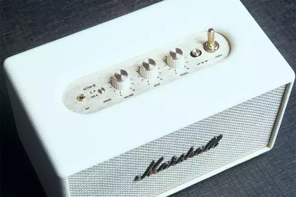 「音に洗練される。竹内唯人、Marshallスピーカー初体験」の画像