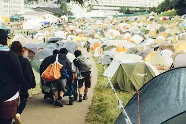 「想定外が、最高の思い出になる ──＜FUJI ROCK FESTIVAL ’26＞総括レポート」の画像