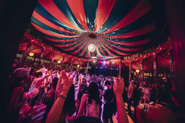 「想定外が、最高の思い出になる ──＜FUJI ROCK FESTIVAL ’26＞総括レポート」の画像