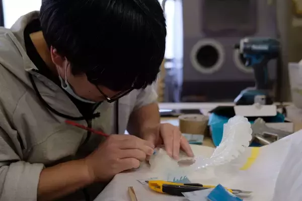 「ビョークのクリエイティヴを彩るプロフェッショナル ── James Merryインタビュー〜菅野薫・secca上町達也対談」の画像