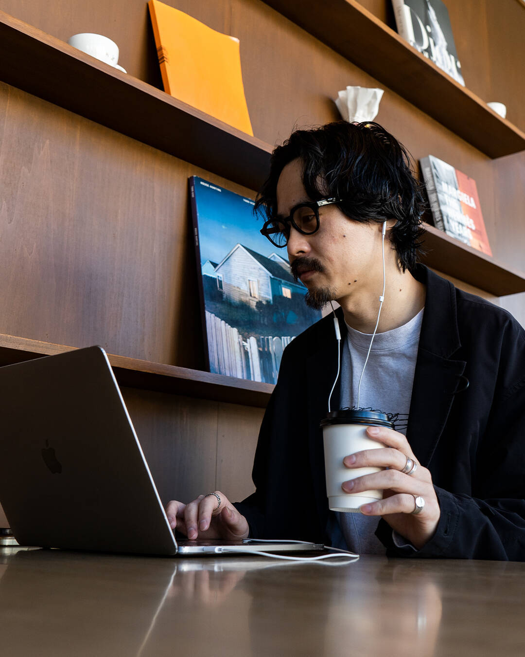 アイウェアブランド〈Yin Year〉が描く“継承”のかたち。International Gallery BEAMS にて取り扱いがスタート。