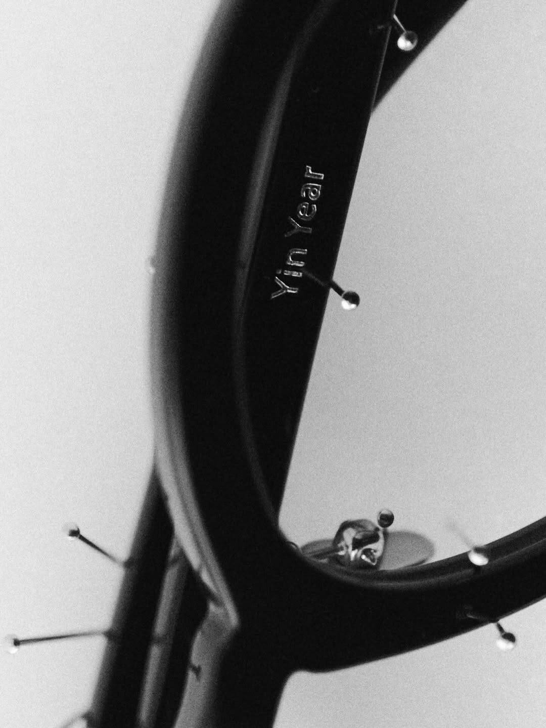 アイウェアブランド〈Yin Year〉が描く“継承”のかたち。International Gallery BEAMS にて取り扱いがスタート。