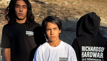 〈Richardson Hardware〉が「UNDER R」とのコラボコレクションを発売