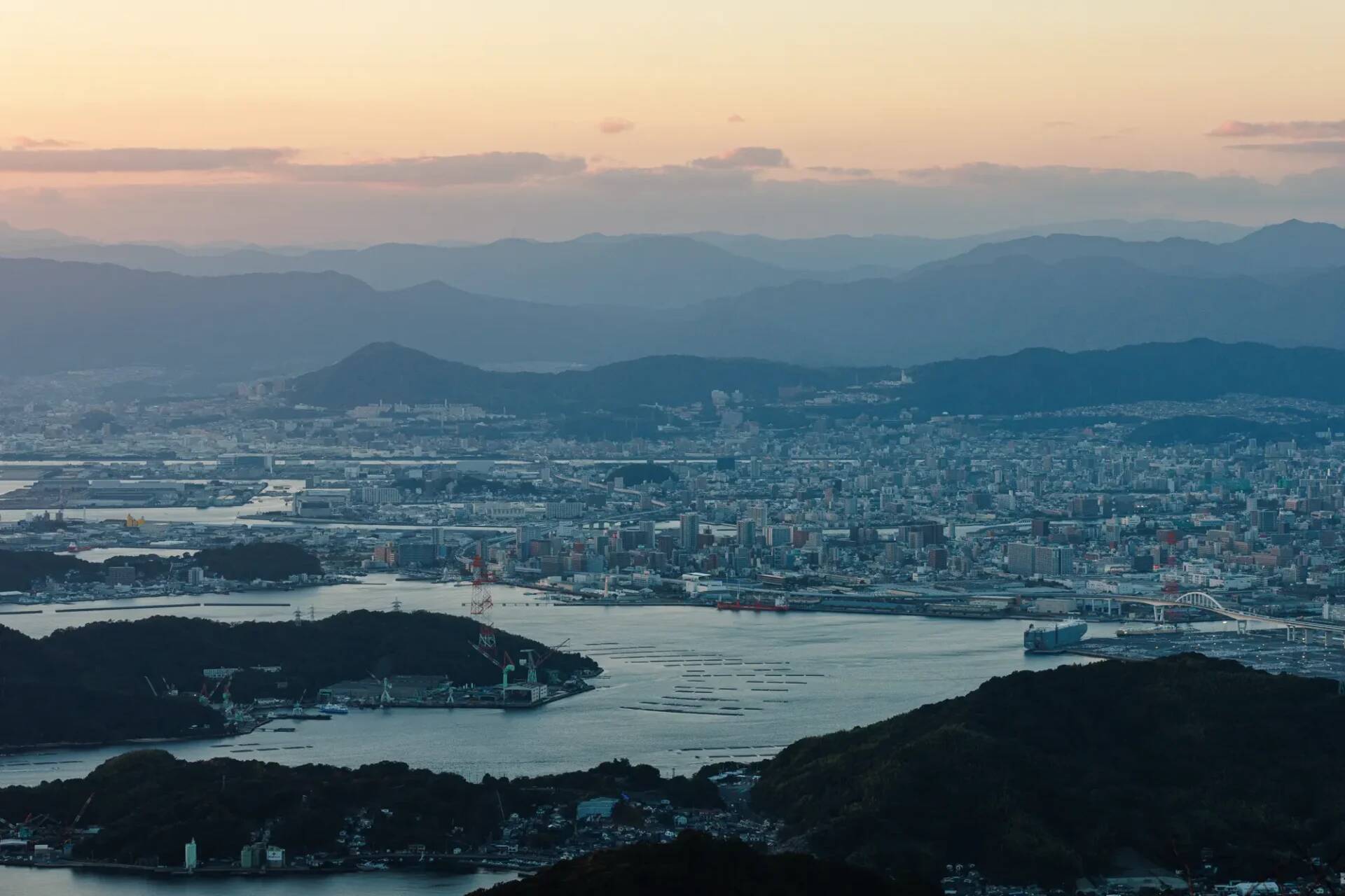 The Answer is “BICYCLE” ── 広島・宇品から始まる新しい自転車文化。《せとうちサイクルステイズ》で、 瀬戸内の輪郭を身体に刻む旅へ。