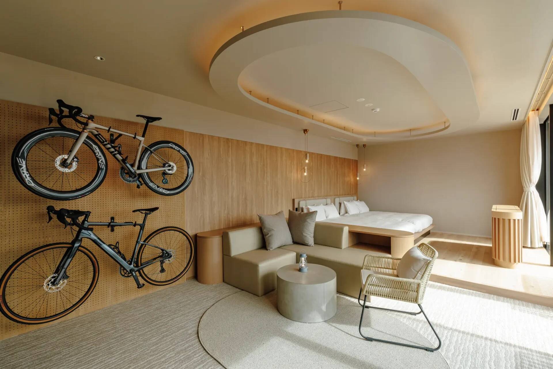 The Answer is “BICYCLE” ── 広島・宇品から始まる新しい自転車文化。《せとうちサイクルステイズ》で、 瀬戸内の輪郭を身体に刻む旅へ。