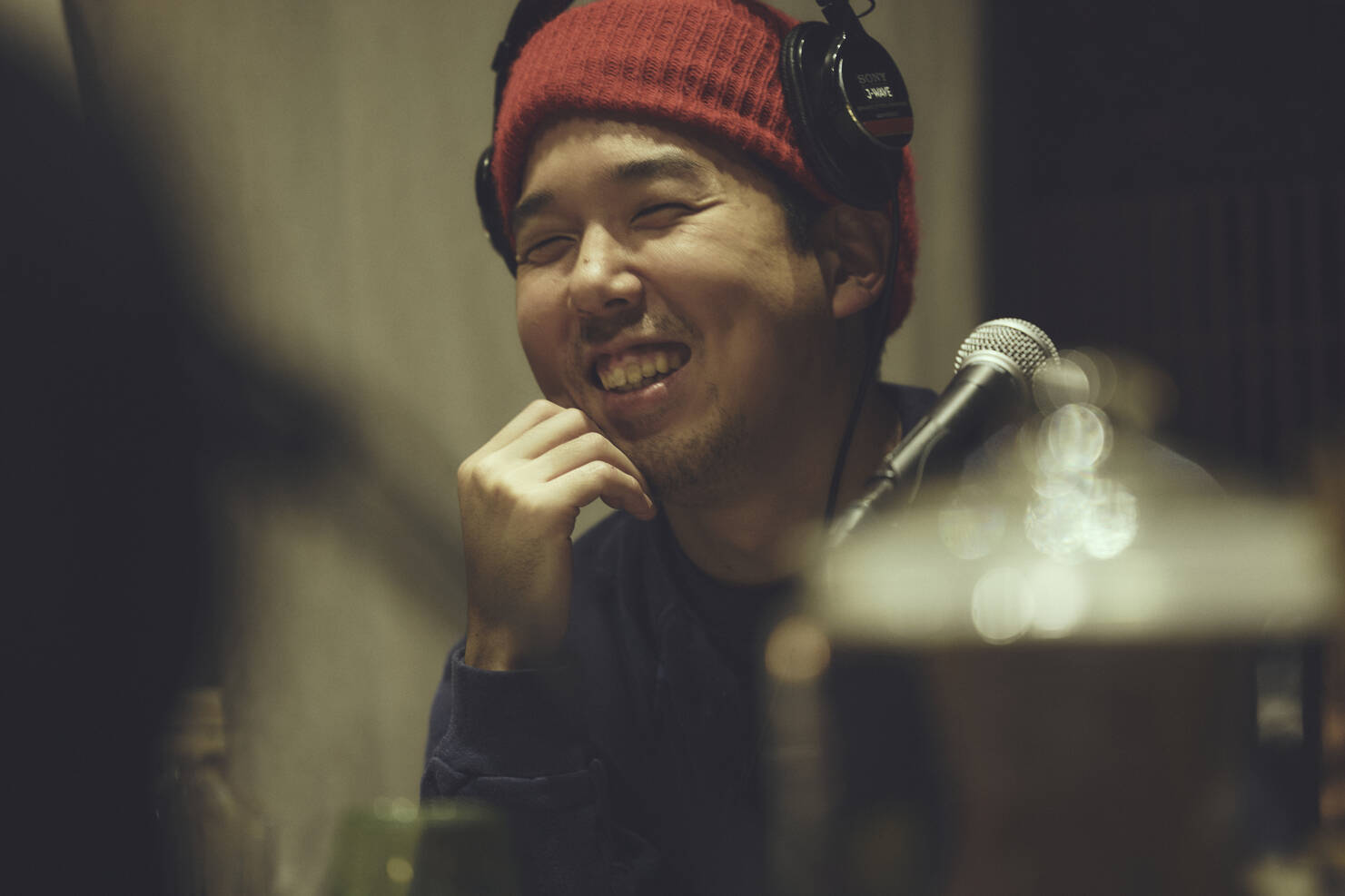 野村訓市による“年越し特番”が今年も放送 | ハナレグミ、奇妙礼太郎、安部勇磨、HIMIの豪華4名がゲストとして登場