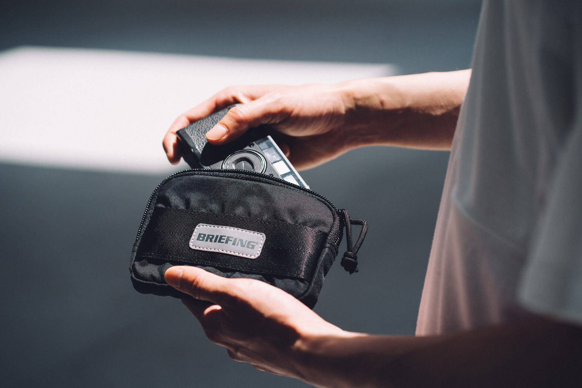 New BalanceとBRIEFINGがコラボ！自転車をコンセプトに共同開発したバッグとアパレルが発売