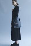 「〈discord Yohji Yamamoto〉の定番 “Angular Bag”と“CLASP”シリーズから新作が登場」の画像4