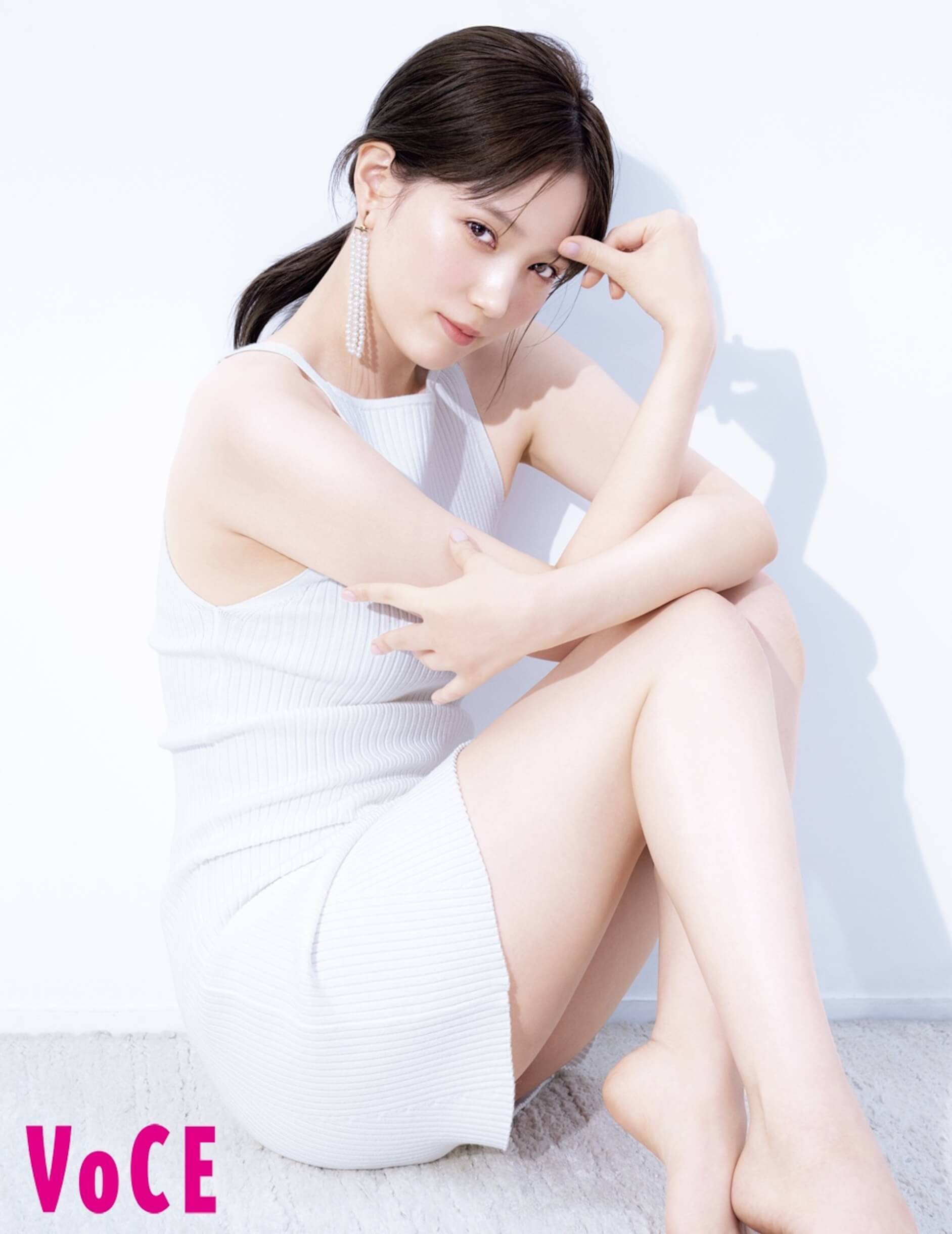 育乳”も話題のファーストサマーウイカが美谷間を披露！「VOCE」で本田翼、松村沙友理らの特別企画も (2022年5月18日) - エキサイトニュース