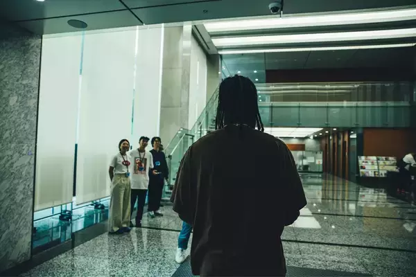 「Flying Lotusの一日に密着｜集英社、早川書房でアニメ・マンガ・SF愛を語り尽くす」の画像