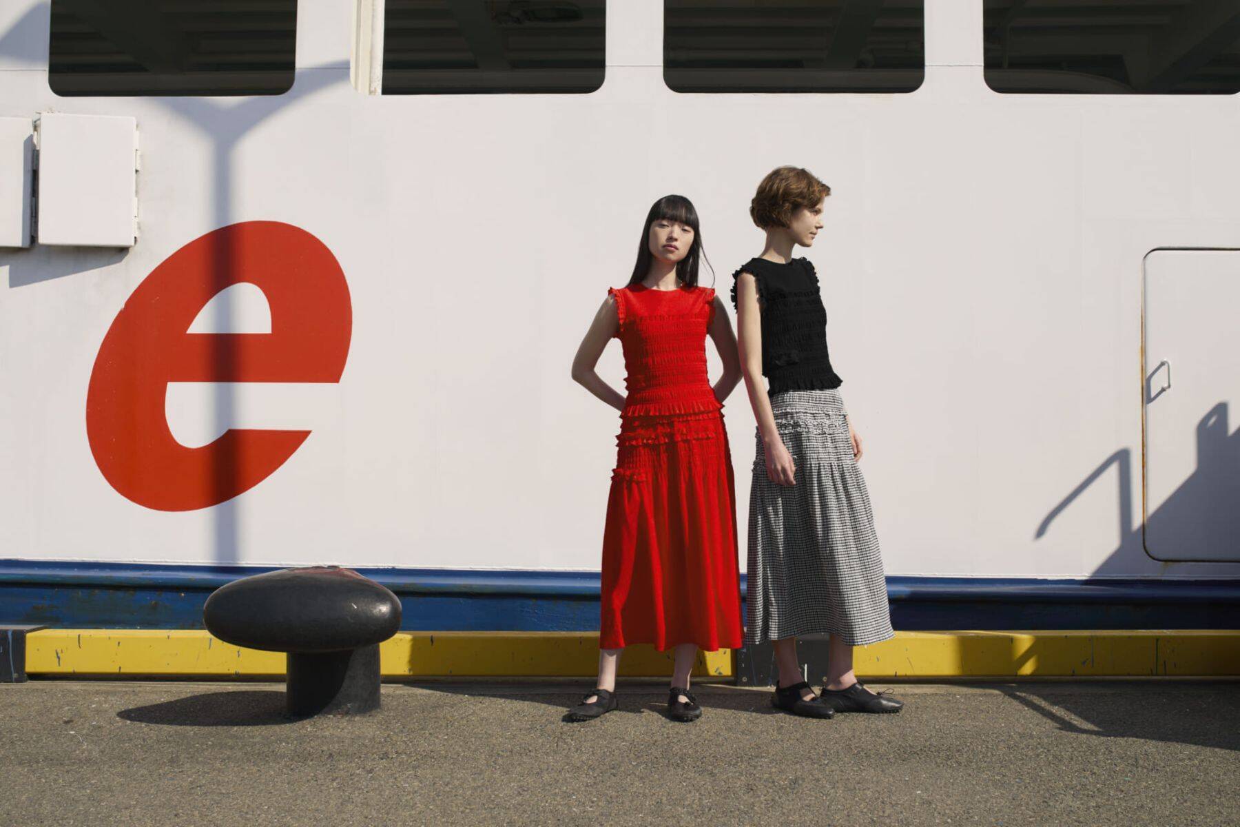 〈UNIQLO〉と〈Cecilie Bahnsen〉によるコラボラインが2026年春夏コレクションより始動