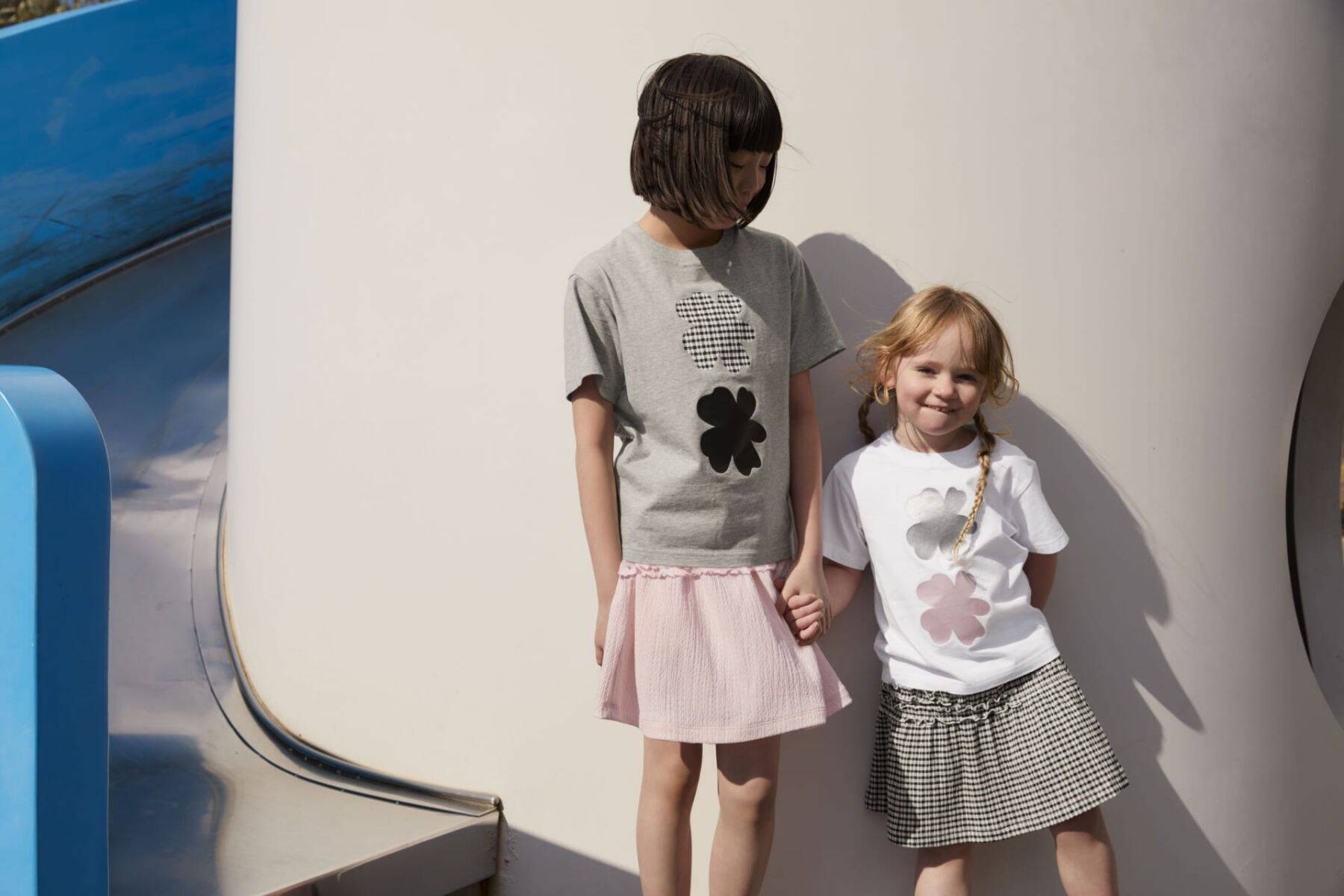 〈UNIQLO〉と〈Cecilie Bahnsen〉によるコラボラインが2026年春夏コレクションより始動