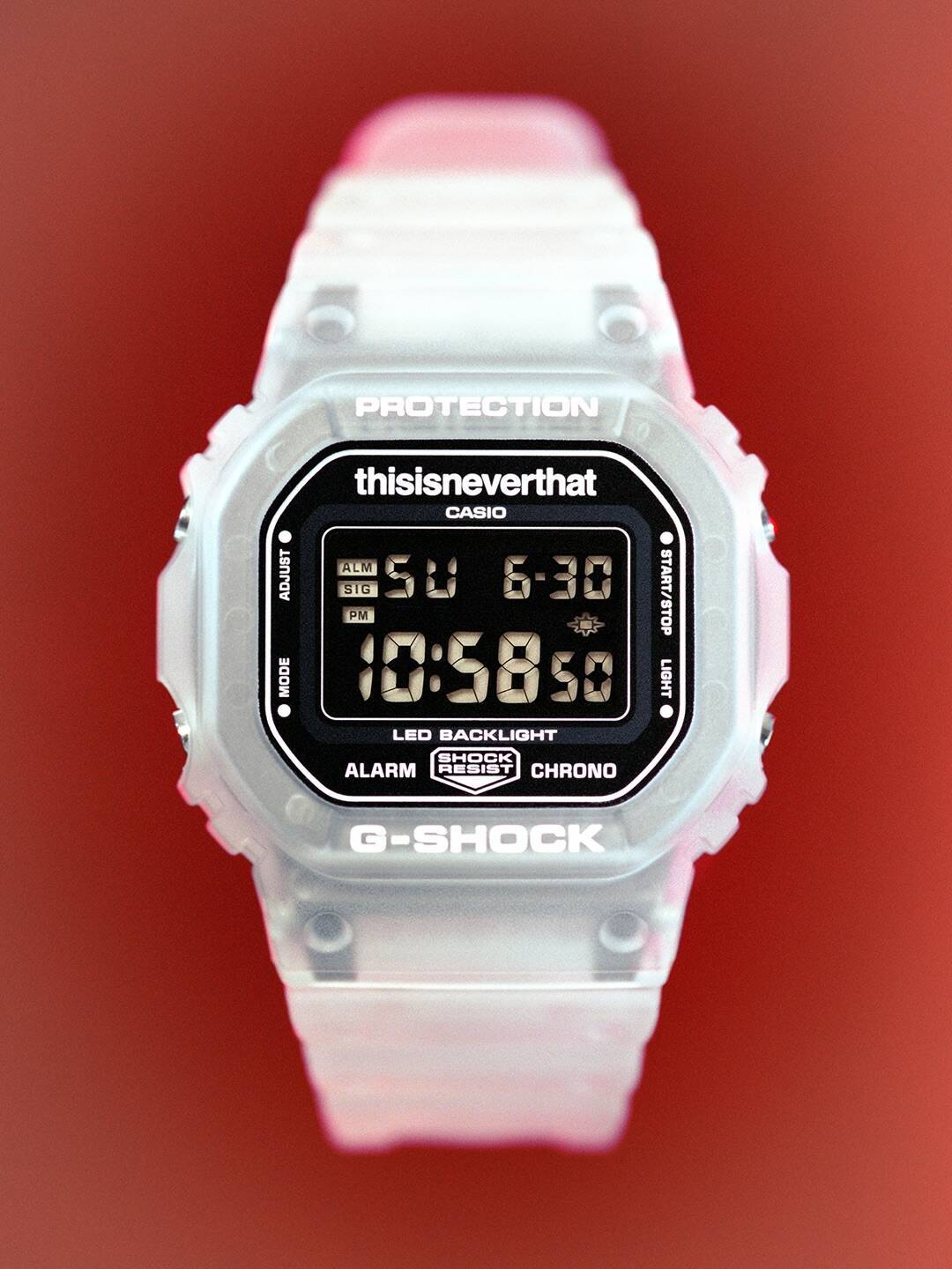 〈thisisneverthat〉と〈G-SHOCK〉が両者の美学と機能性を融合させたコラボウォッチを発売