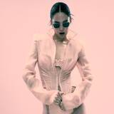 「BLACKPINKのJENNIEが〈Ray-Ban〉と〈Ray-Ban Meta〉のグローバルアンバサダーに就任」の画像3