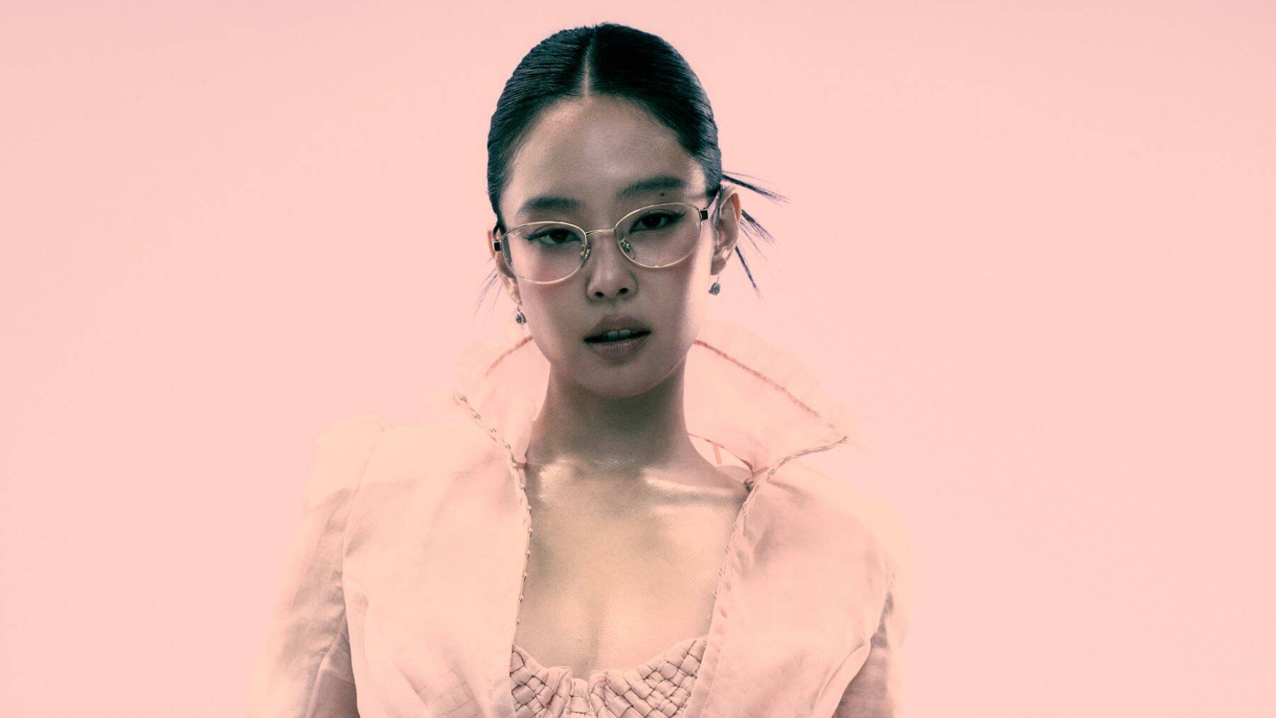 BLACKPINKのJENNIEが〈Ray-Ban〉と〈Ray-Ban Meta〉のグローバルアンバサダーに就任