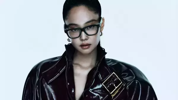 「BLACKPINKのJENNIEが〈Ray-Ban〉と〈Ray-Ban Meta〉のグローバルアンバサダーに就任」の画像