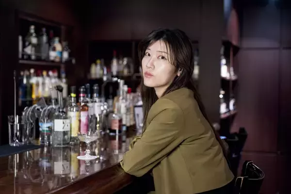 ヒコロヒーに訊く、BARのすゝめ｜「おすすめで」から始まる心地の良い時間