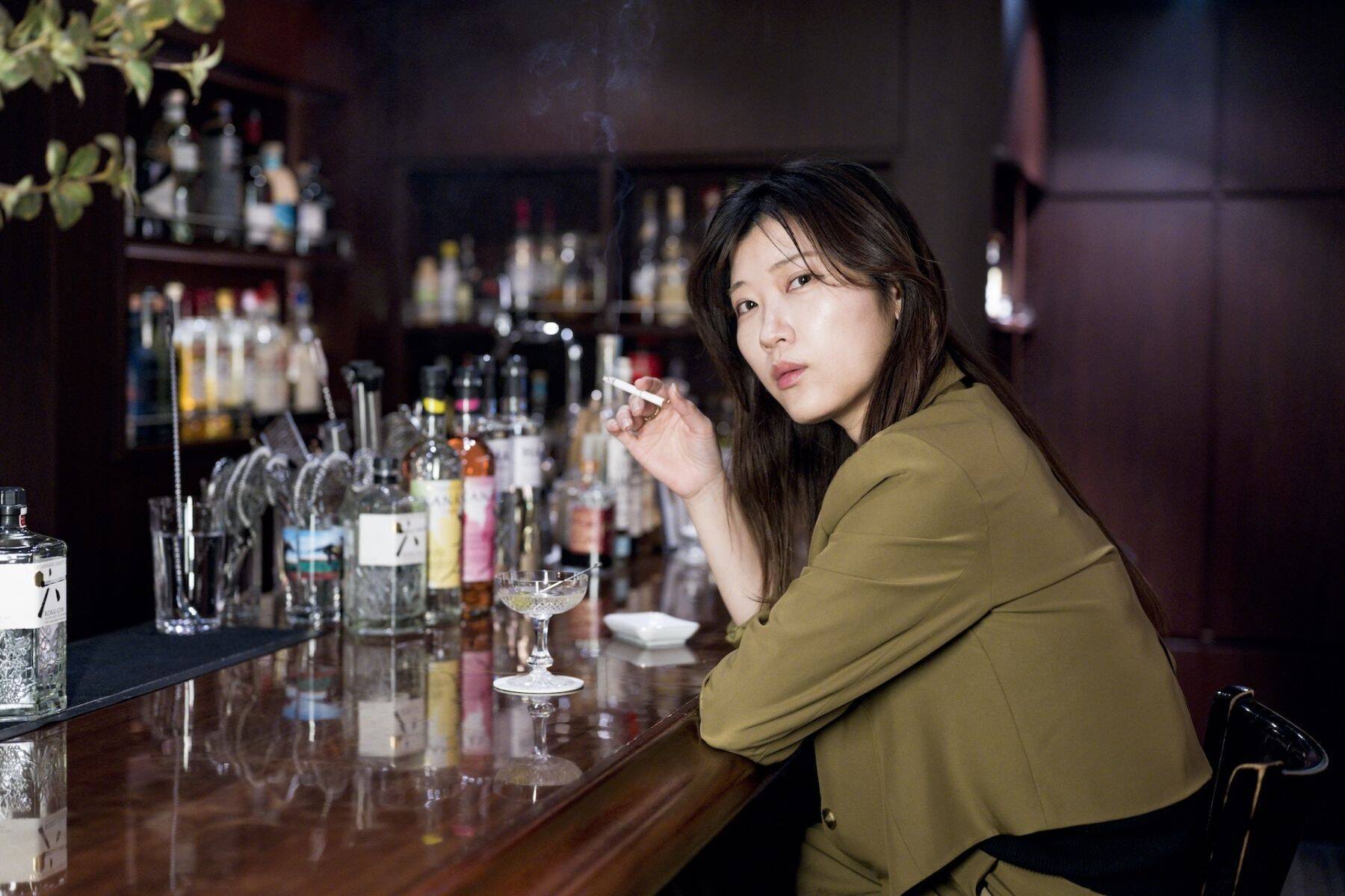 ヒコロヒーに訊く、BARのすゝめ｜「おすすめで」から始まる心地の良い時間